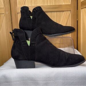 Arizona Jean Company Black Ankle Julian Booties with Buckle Detail size 8